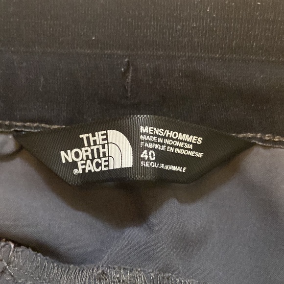 North face hiking/ swim shorts. Size 40” - Picture 4 of 4